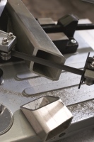 390-518 - SBG 4910 Sega a nastro per metallo