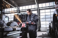 518-867 - DGE 25 18-EC C Meuleuse à droite à batterie